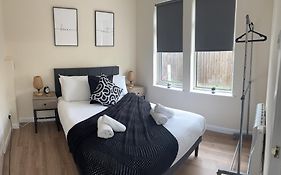 Central - 1 Bed, Cosy Retreat